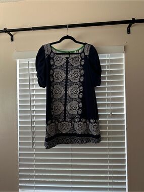 Akemi + Kin Anthropologie Navy Paisley Tunic Top M Green Trim